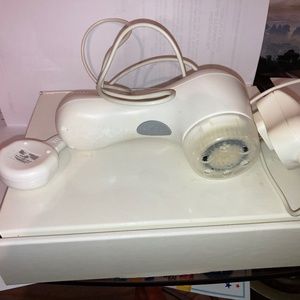 Clarisonic Mia Smart Cleaning Facial Brush